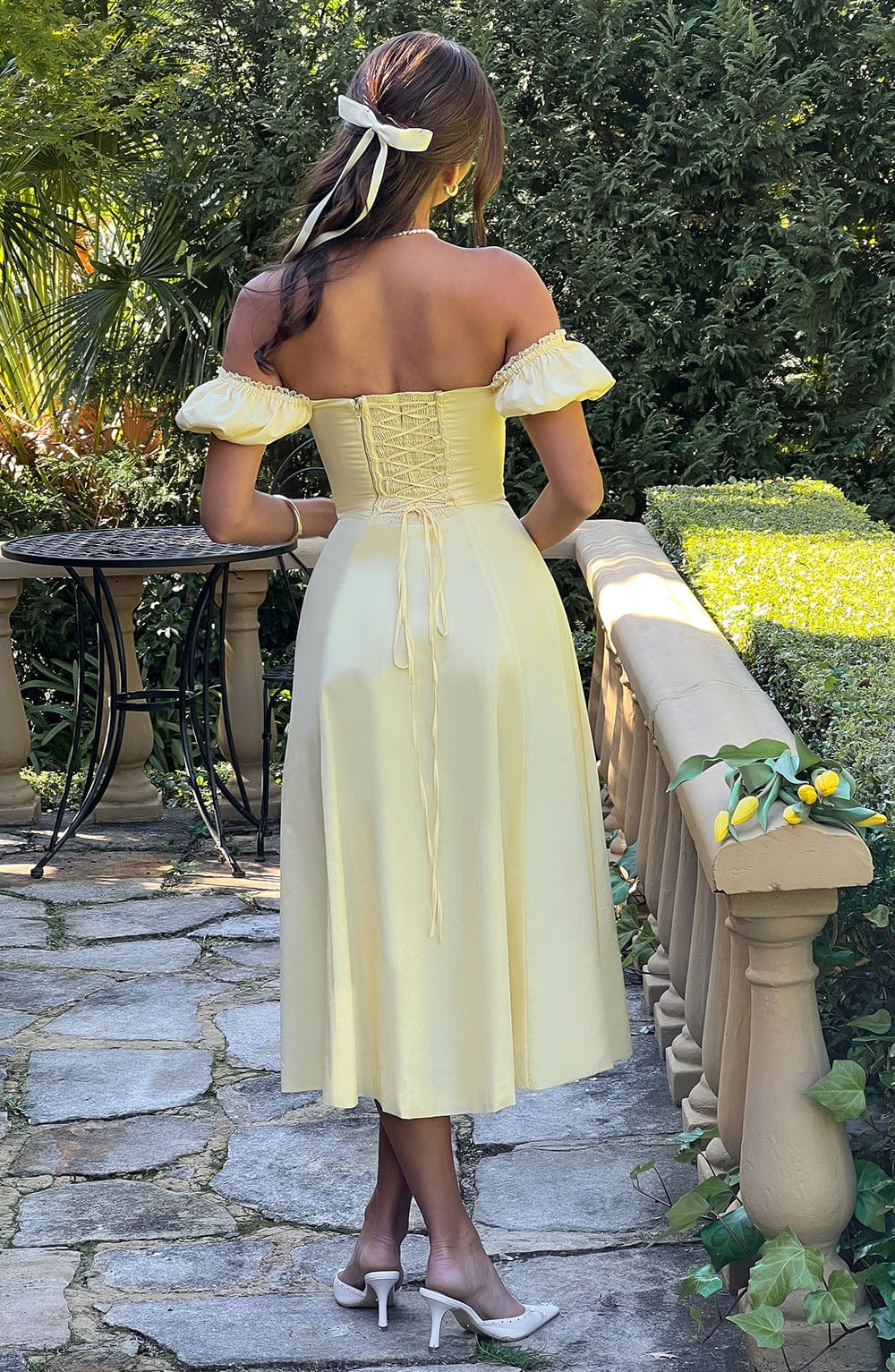 Courtney Midi Dress Lemon – Vestido Midi Courtney Amarelo, Frescor e Elegância em Uma Peça Única