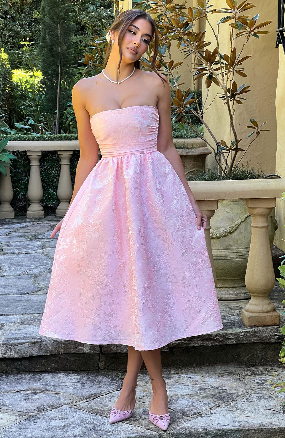 Saoirse Midi Dress Blush – Vestido Midi Saoirse Blush, Elegância e Sofisticação em Cada Detalhe