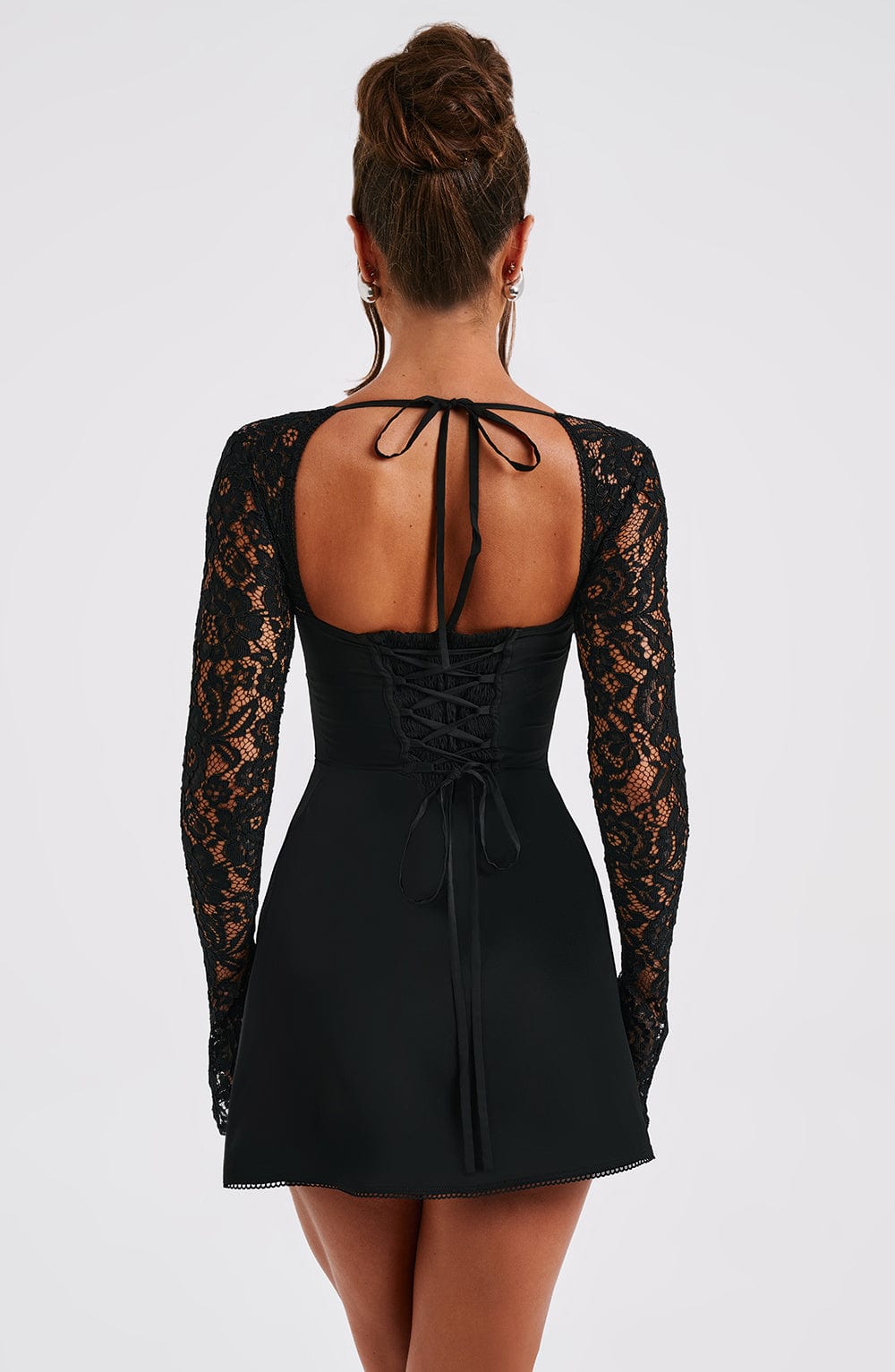 Jacinta Mini Dress Black – Vestido Mini Jacinta Preto, Elegância Atemporal com Toque Moderno