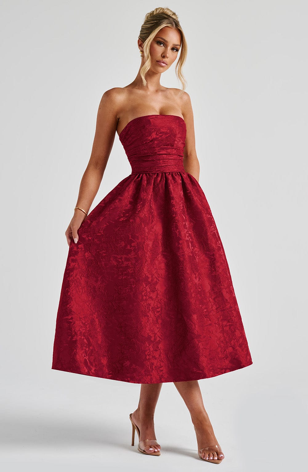 Saoirse Midi Dress Red – Vestido Midi Saoirse Vermelho, Elegância e Sofisticação Atemporal