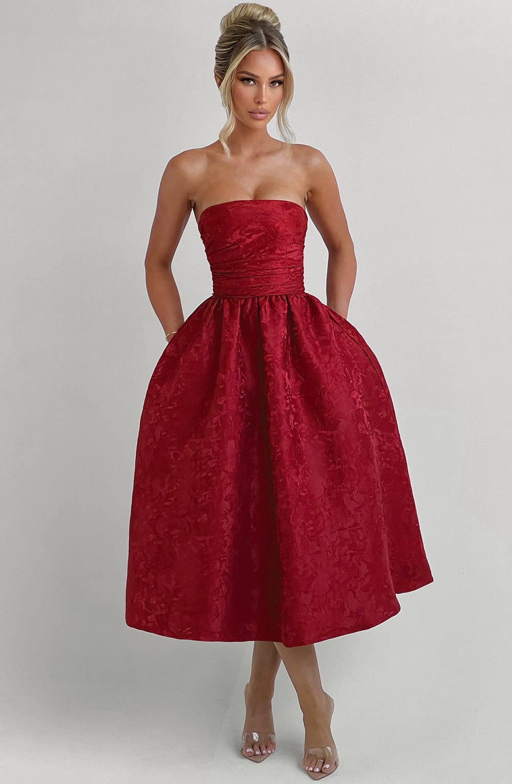 Saoirse Midi Dress Red – Vestido Midi Saoirse Vermelho, Elegância e Sofisticação Atemporal