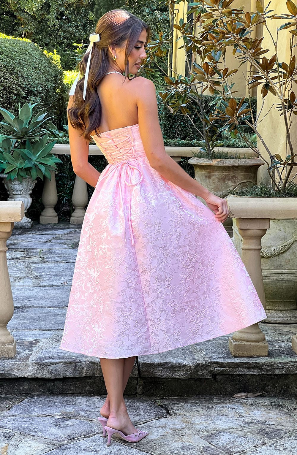 Saoirse Midi Dress Blush – Vestido Midi Saoirse Blush, Elegância e Sofisticação em Cada Detalhe