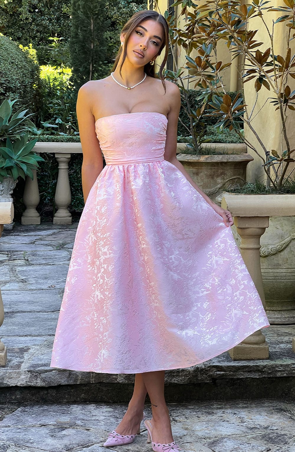 Saoirse Midi Dress Blush – Vestido Midi Saoirse Blush, Elegância e Sofisticação em Cada Detalhe