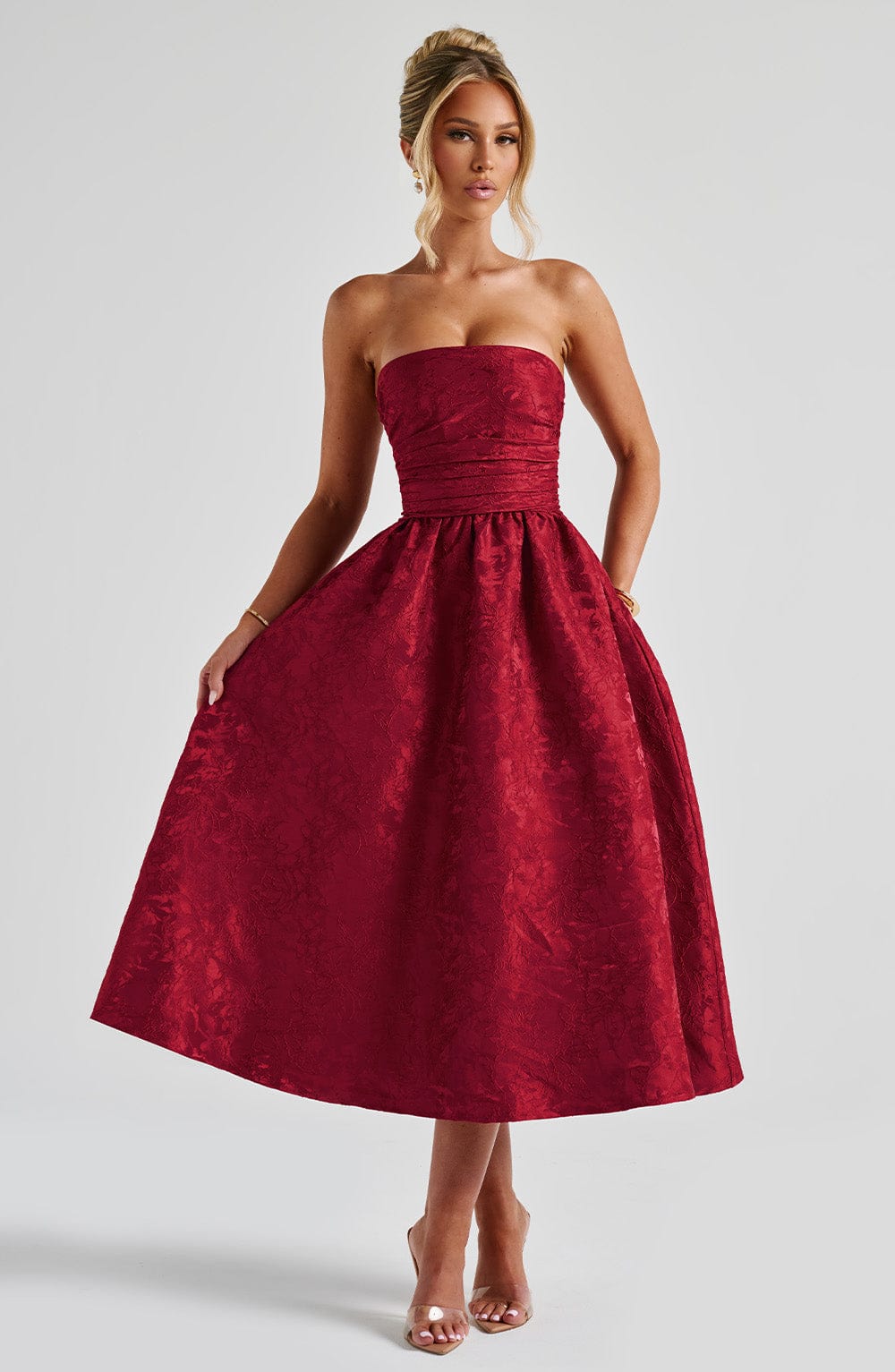 Saoirse Midi Dress Red – Vestido Midi Saoirse Vermelho, Elegância e Sofisticação Atemporal