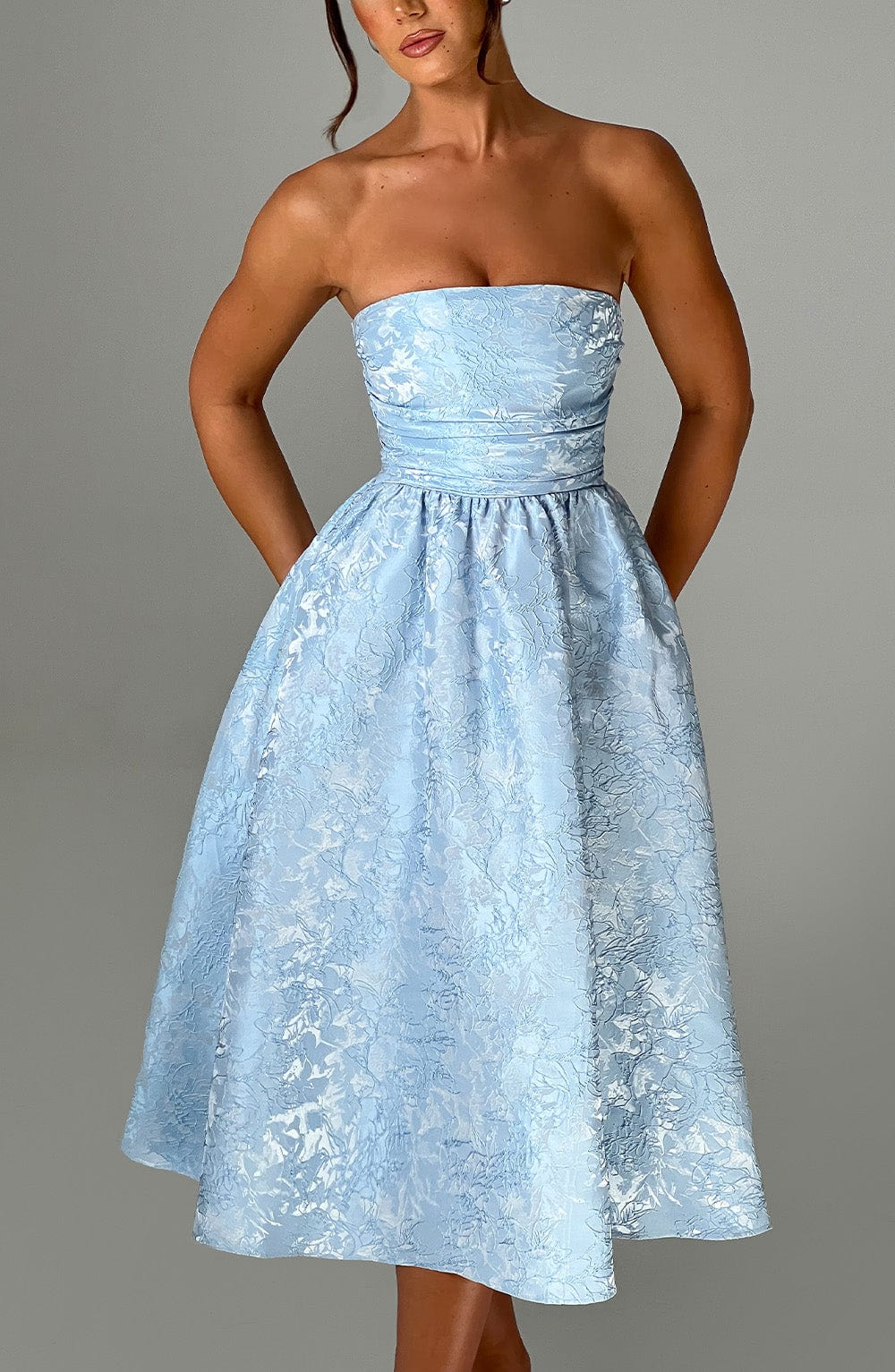 Saoirse Midi Dress Blue – Vestido Midi Saoirse Azul, Elegância e Sofisticação em Cada Detalhe