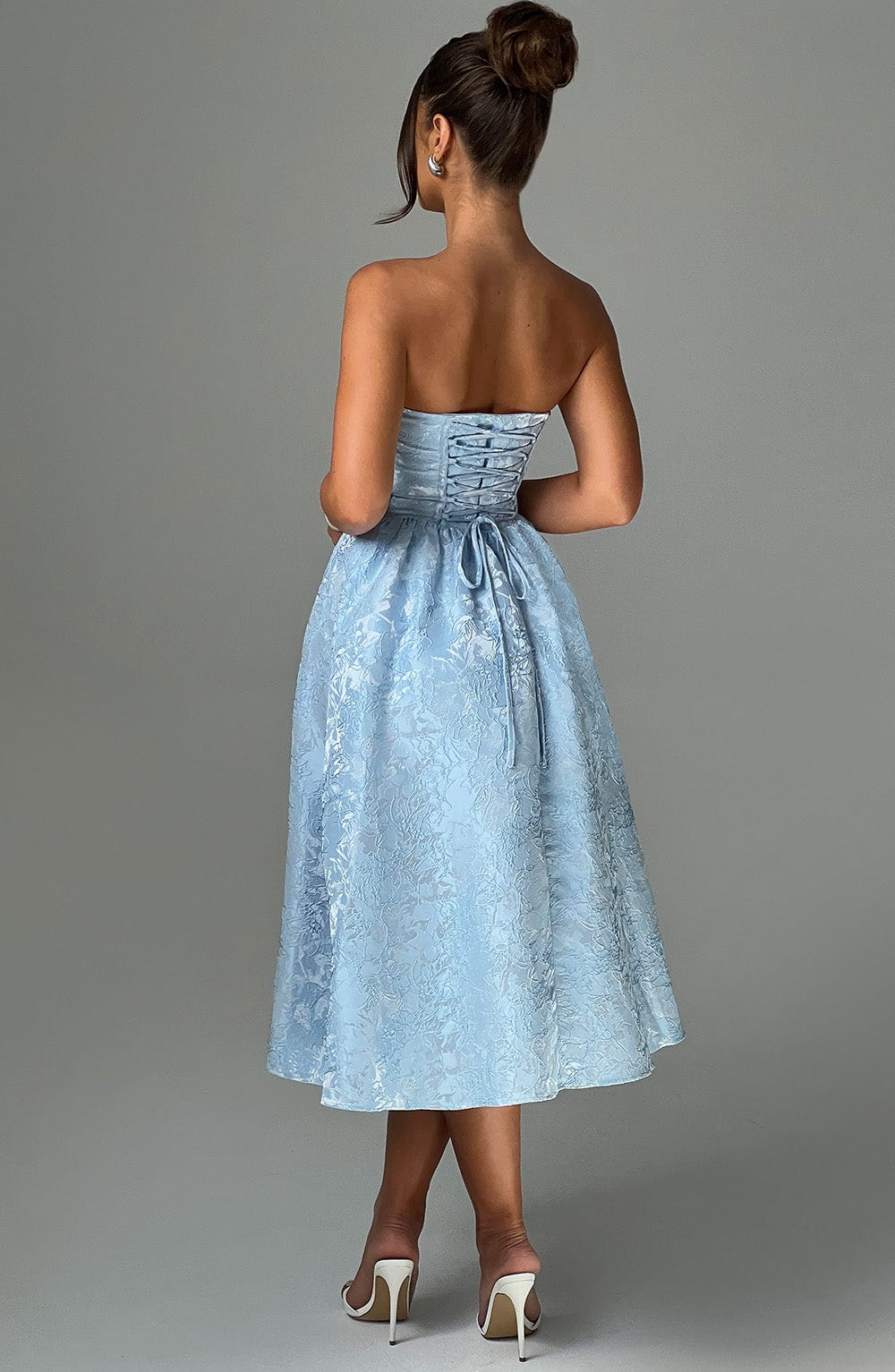 Saoirse Midi Dress Blue – Vestido Midi Saoirse Azul, Elegância e Sofisticação em Cada Detalhe