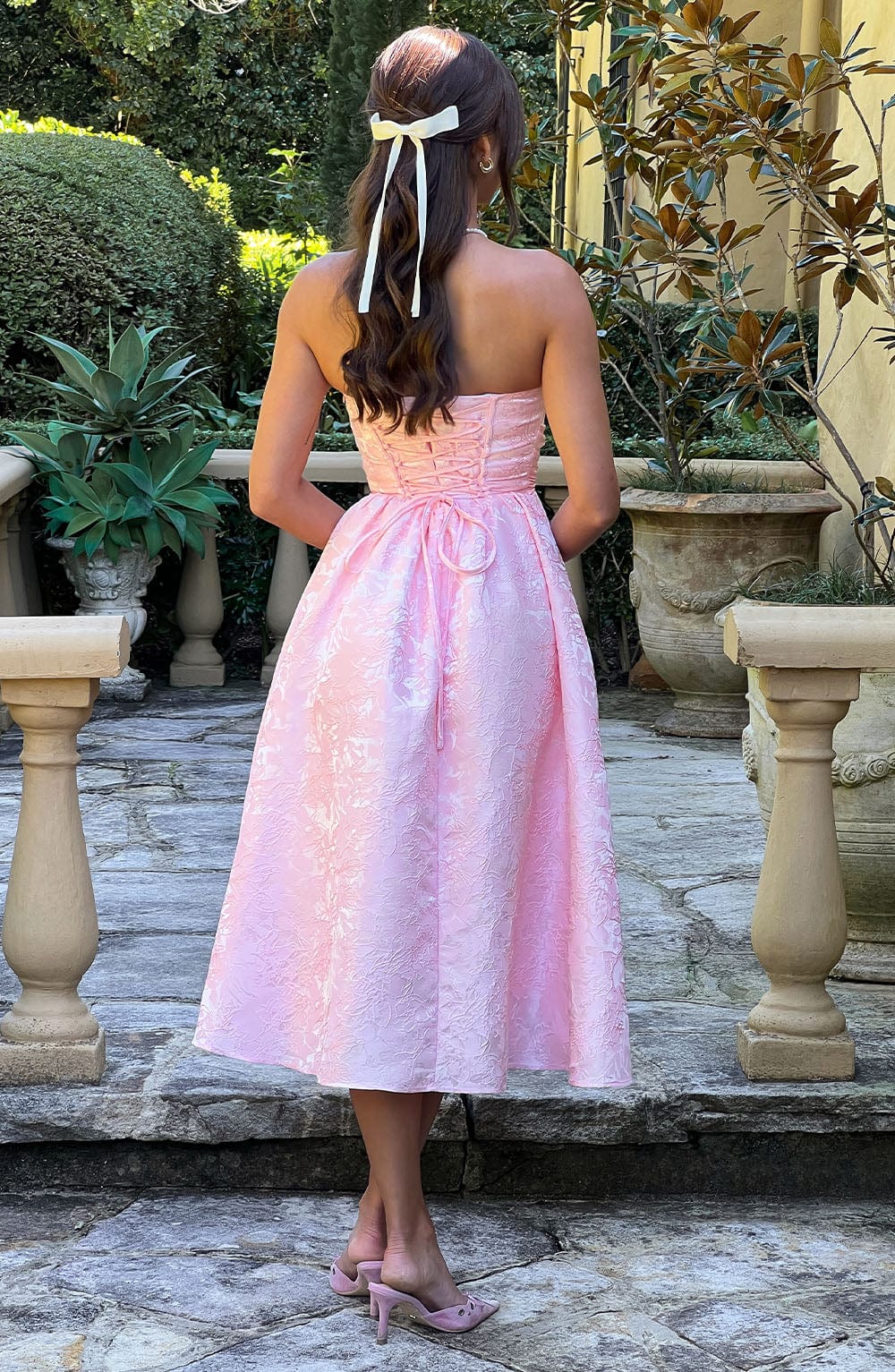 Saoirse Midi Dress Blush – Vestido Midi Saoirse Blush, Elegância e Sofisticação em Cada Detalhe