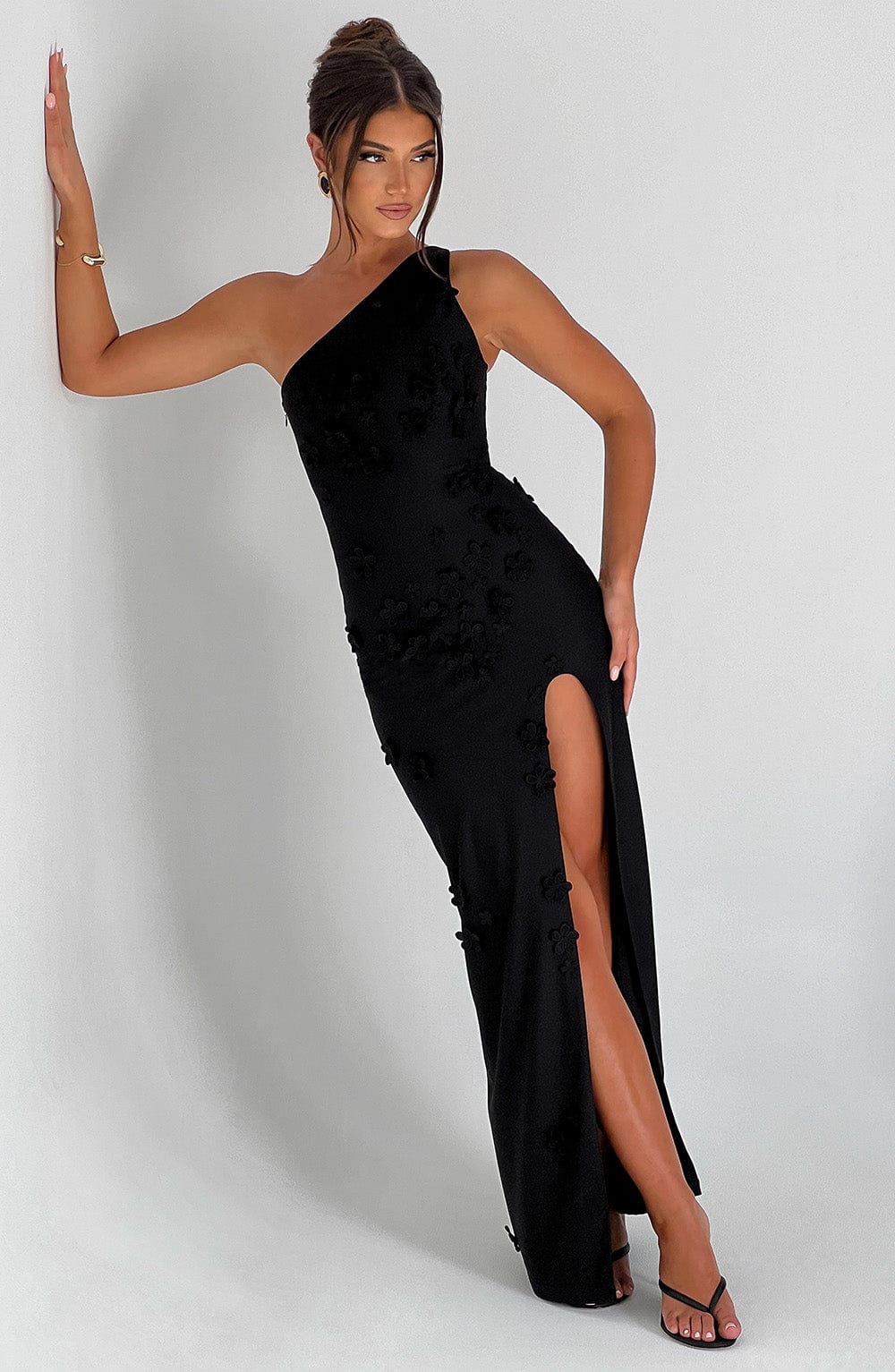 Cynthia Maxi Dress Black – Vestido Longo Cynthia Preto, Sofisticação Atemporal e Estilo Exclusivo