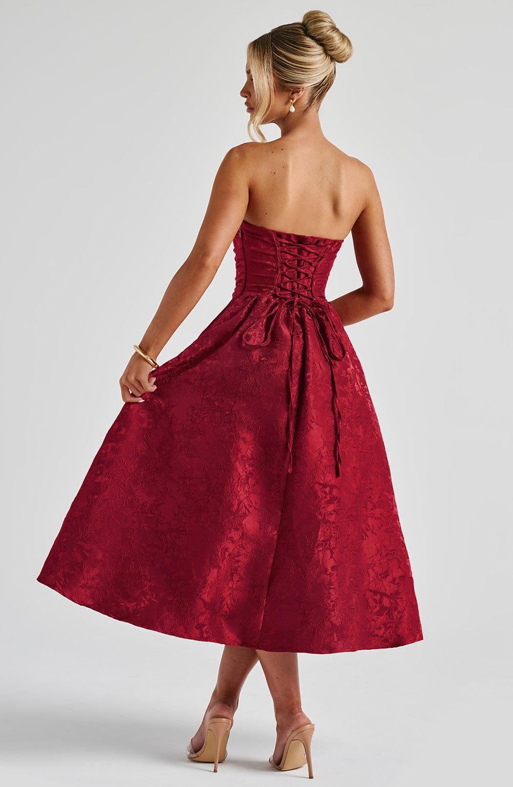 Saoirse Midi Dress Red – Vestido Midi Saoirse Vermelho, Elegância e Sofisticação Atemporal