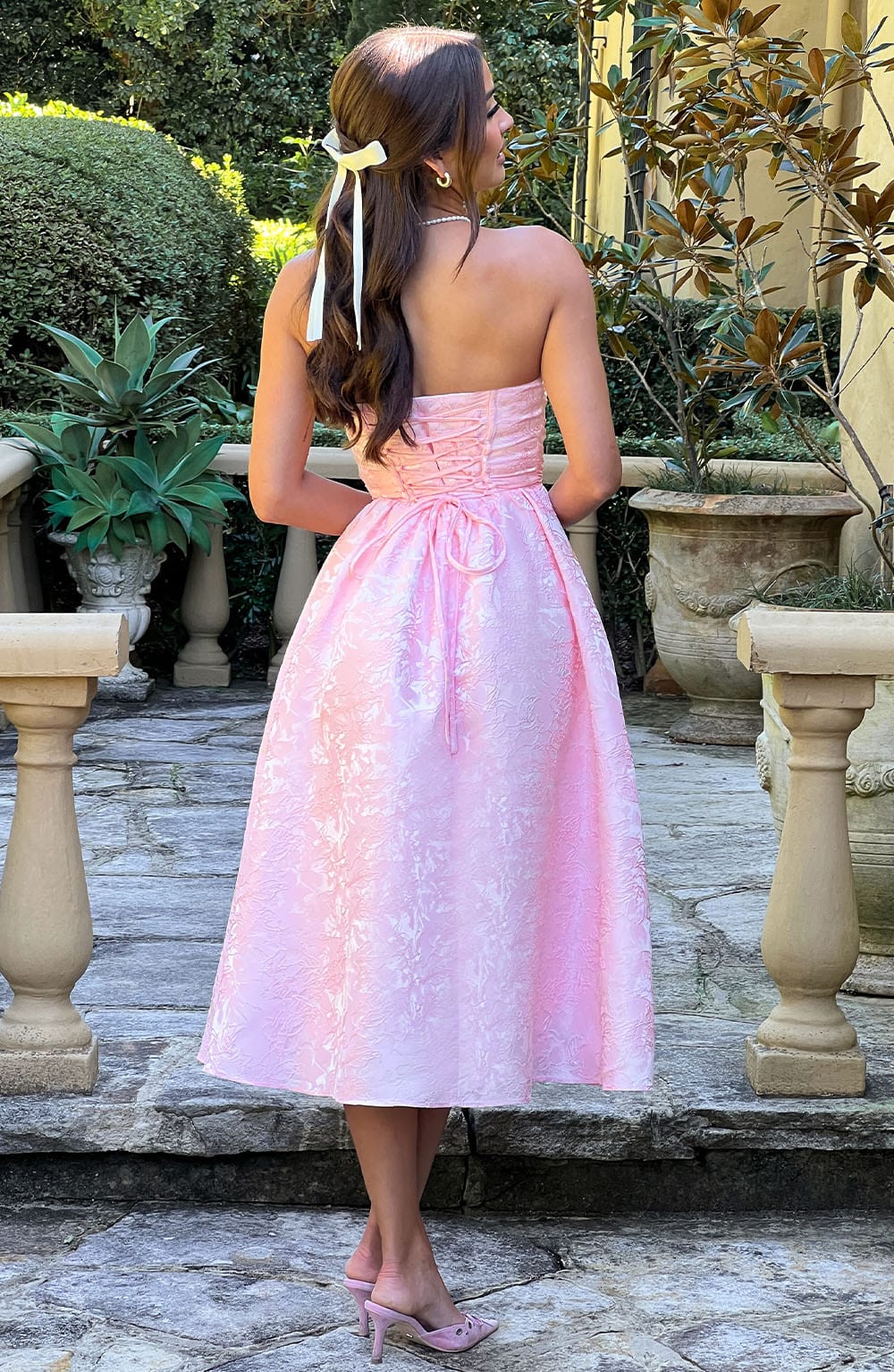 Saoirse Midi Dress Blush – Vestido Midi Saoirse Blush, Elegância e Sofisticação em Cada Detalhe