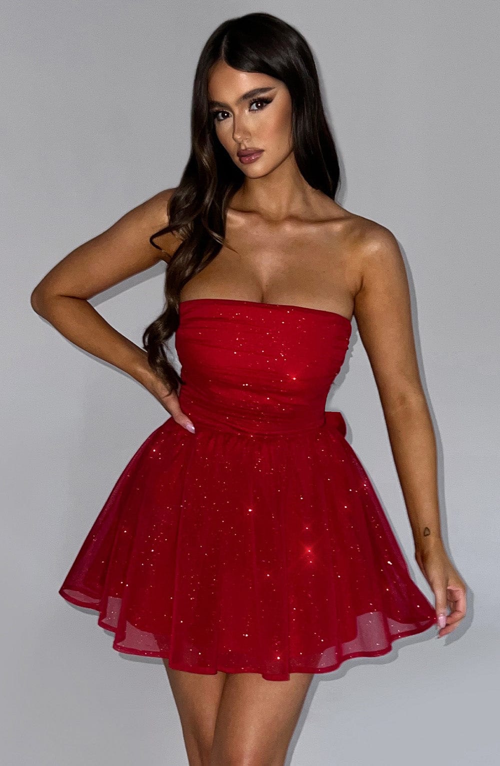 Katrina Mini Dress Red Sparkle – Vestido Mini Katrina Vermelho com Brilho, Glamour e Sofisticação