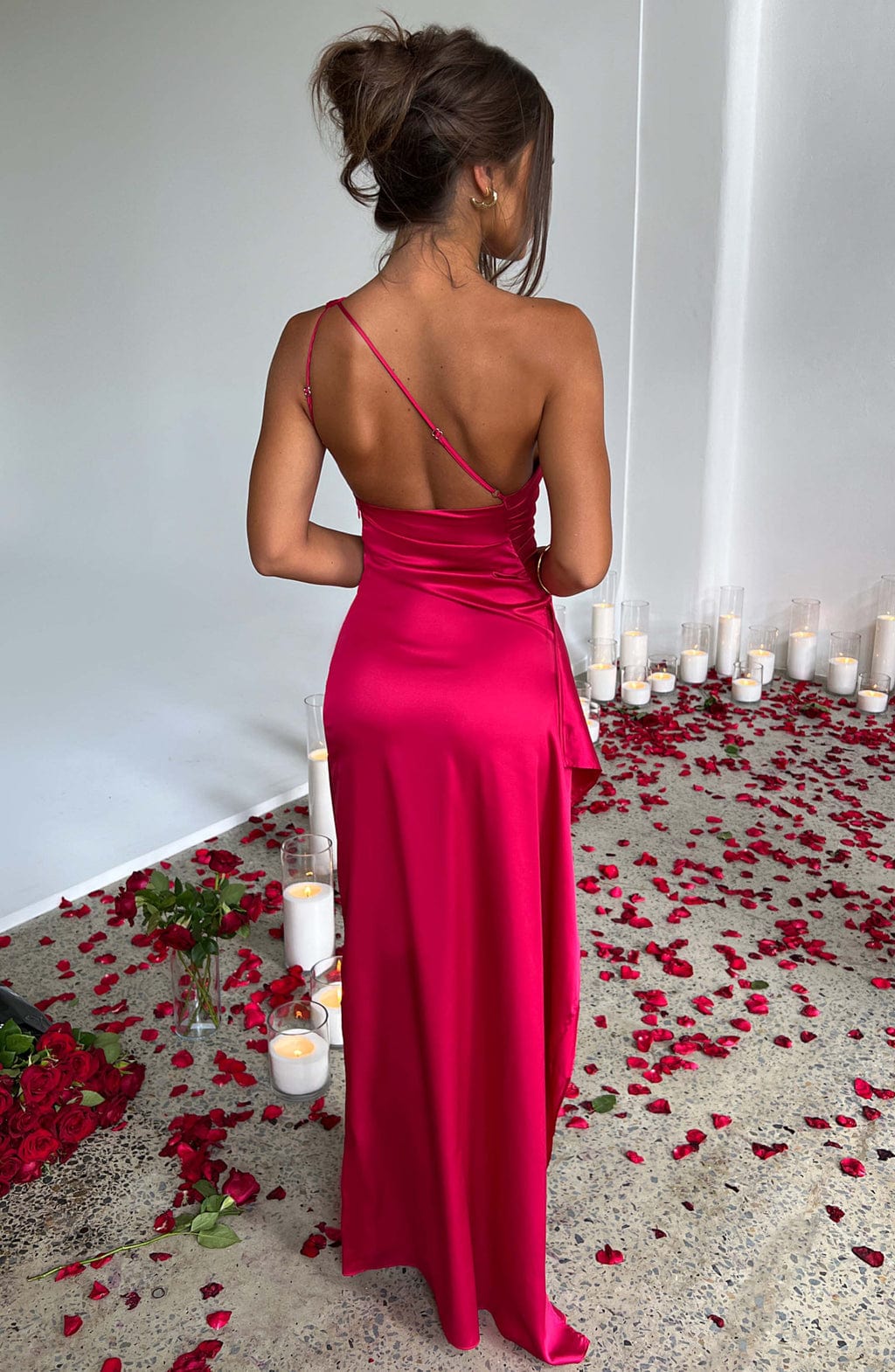 Ariel Maxi Dress Red - Vestido Longo Ariel Vermelho, Elegância e Paixão em Uma Peça Deslumbrante