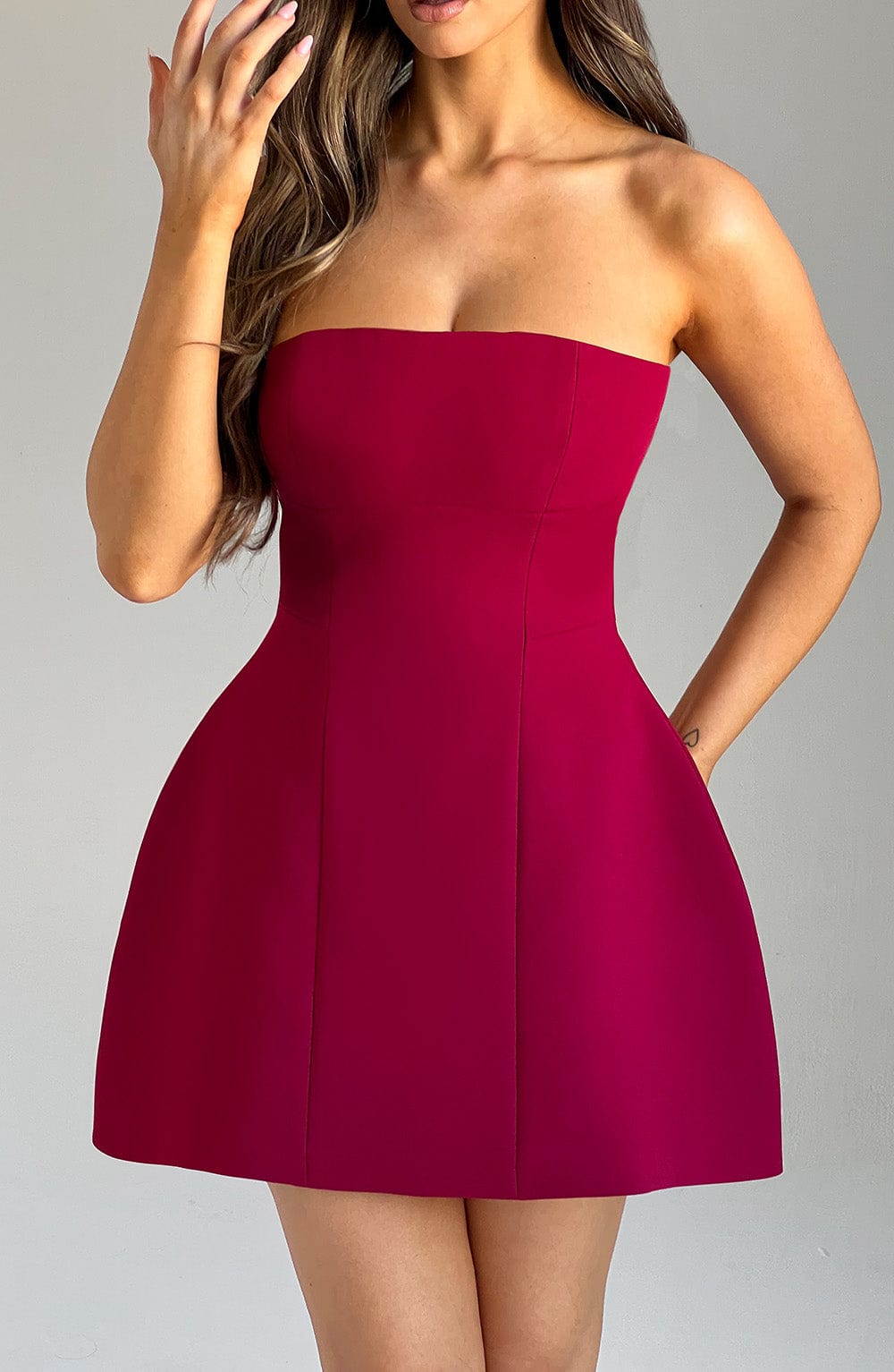 Asha Mini Dress Red – Vestido Mini Asha Vermelho, Sofisticação e Estilo Apaixonante