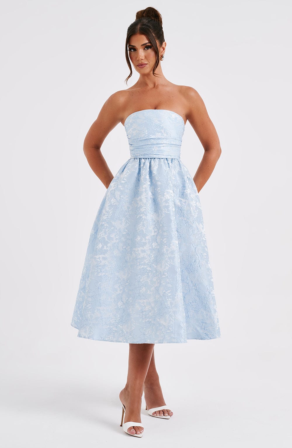 Saoirse Midi Dress Blue – Vestido Midi Saoirse Azul, Elegância e Sofisticação em Cada Detalhe