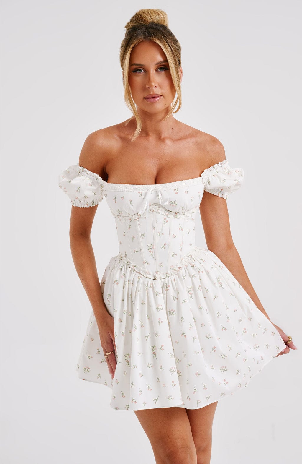 Penelope Mini Dress Blush Floral Print – Vestido Mini Penelope Estampa Floral, Romantismo e Elegância