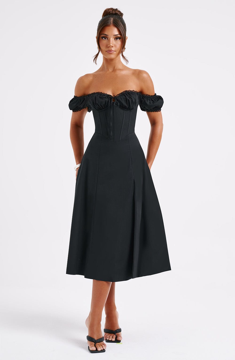 Courtney Midi Dress Black – Vestido Midi Courtney Preto, Elegância Atemporal e Sofisticação Exclusiva
