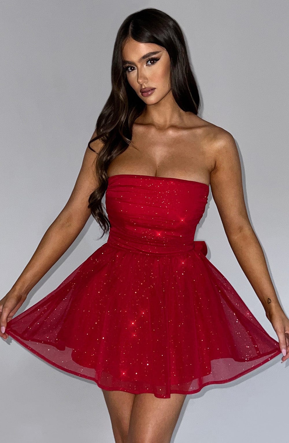 Katrina Mini Dress Red Sparkle – Vestido Mini Katrina Vermelho com Brilho, Glamour e Sofisticação