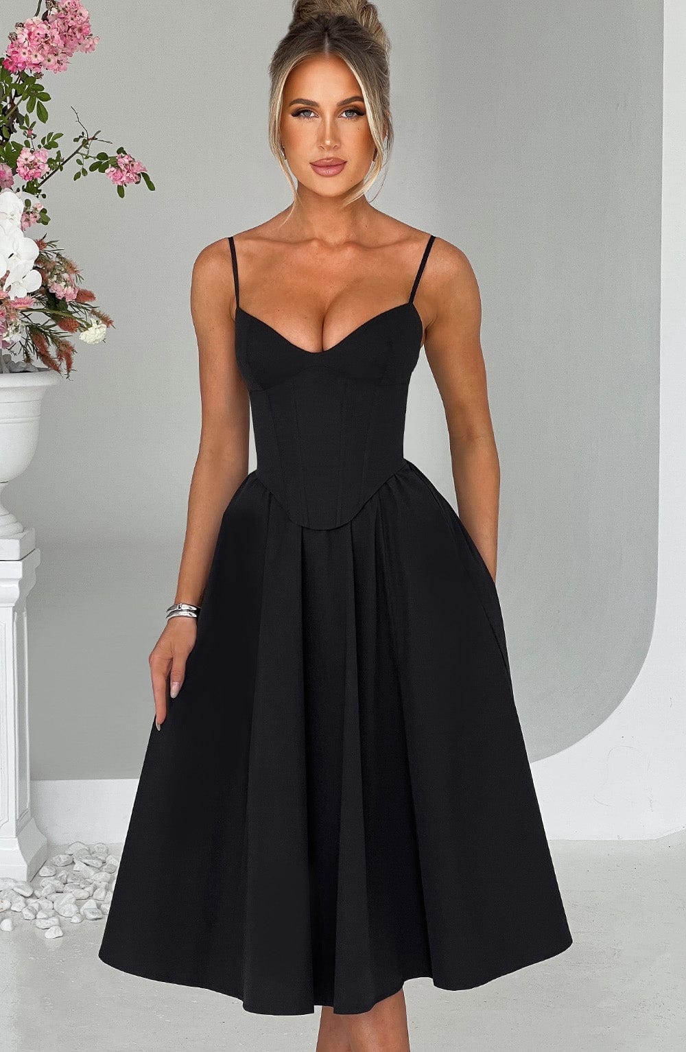 Mariella Midi Dress Black - Vestido Midi Mariella Preto, Sofisticação Atemporal e Estilo Elegante