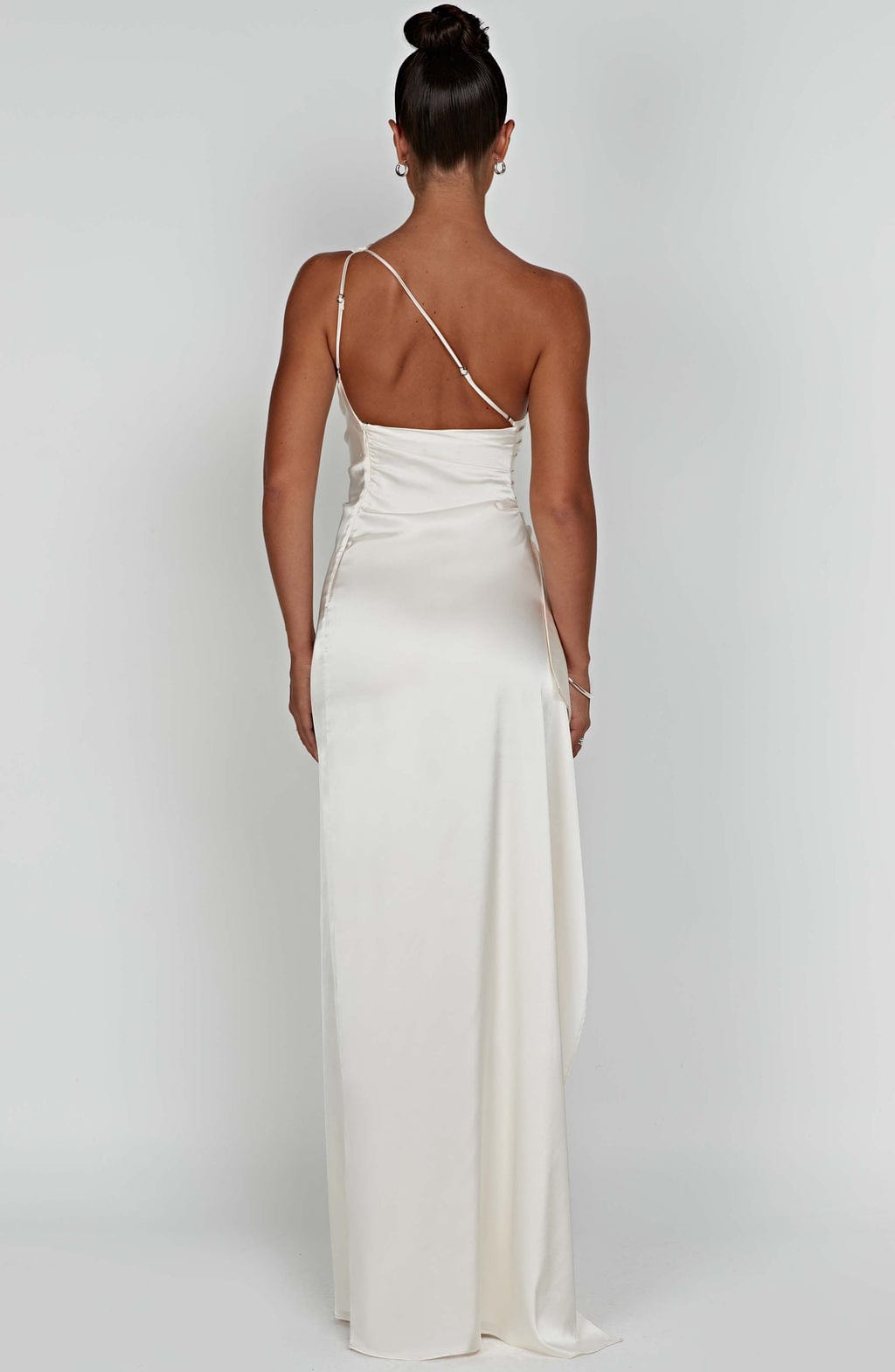 Ariel Maxi Dress Ivory - Vestido Longo Ariel Marfim, Elegância Atemporal e Sofisticação Exclusiva
