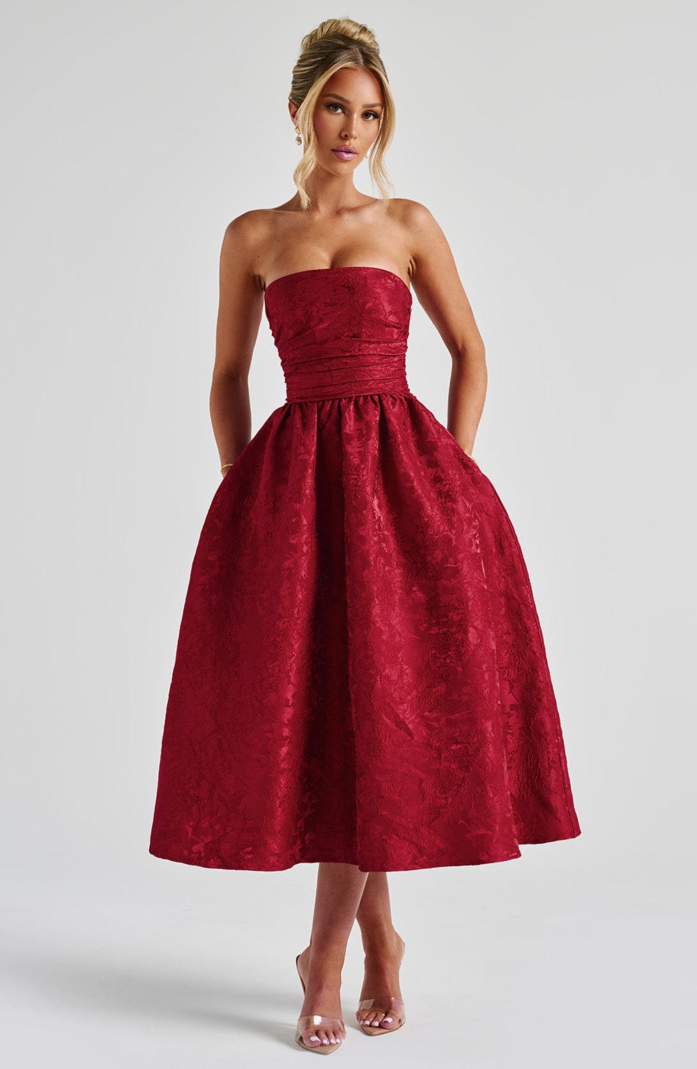 Saoirse Midi Dress Red – Vestido Midi Saoirse Vermelho, Elegância e Sofisticação Atemporal