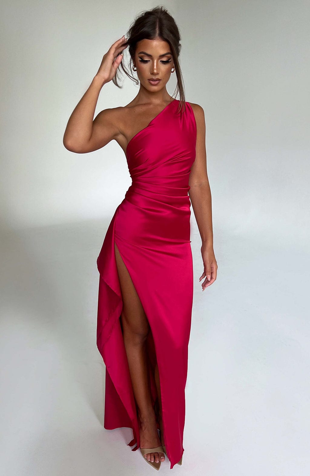 Ariel Maxi Dress Red - Vestido Longo Ariel Vermelho, Elegância e Paixão em Uma Peça Deslumbrante