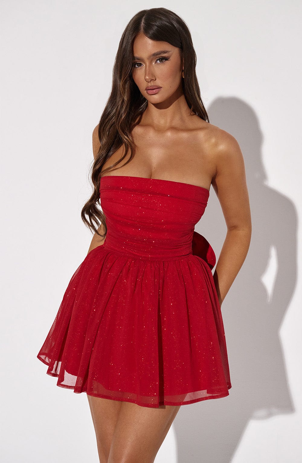 Katrina Mini Dress Red Sparkle – Vestido Mini Katrina Vermelho com Brilho, Glamour e Sofisticação