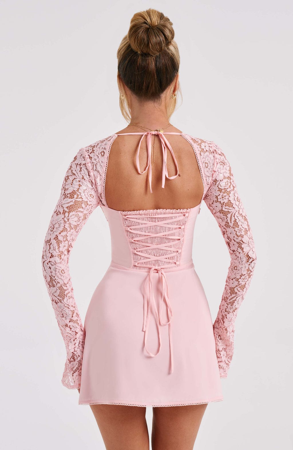Jacinta Mini Dress Blush – Vestido Mini Jacinta Blush, Delicadeza e Elegância em Cada Detalhe
