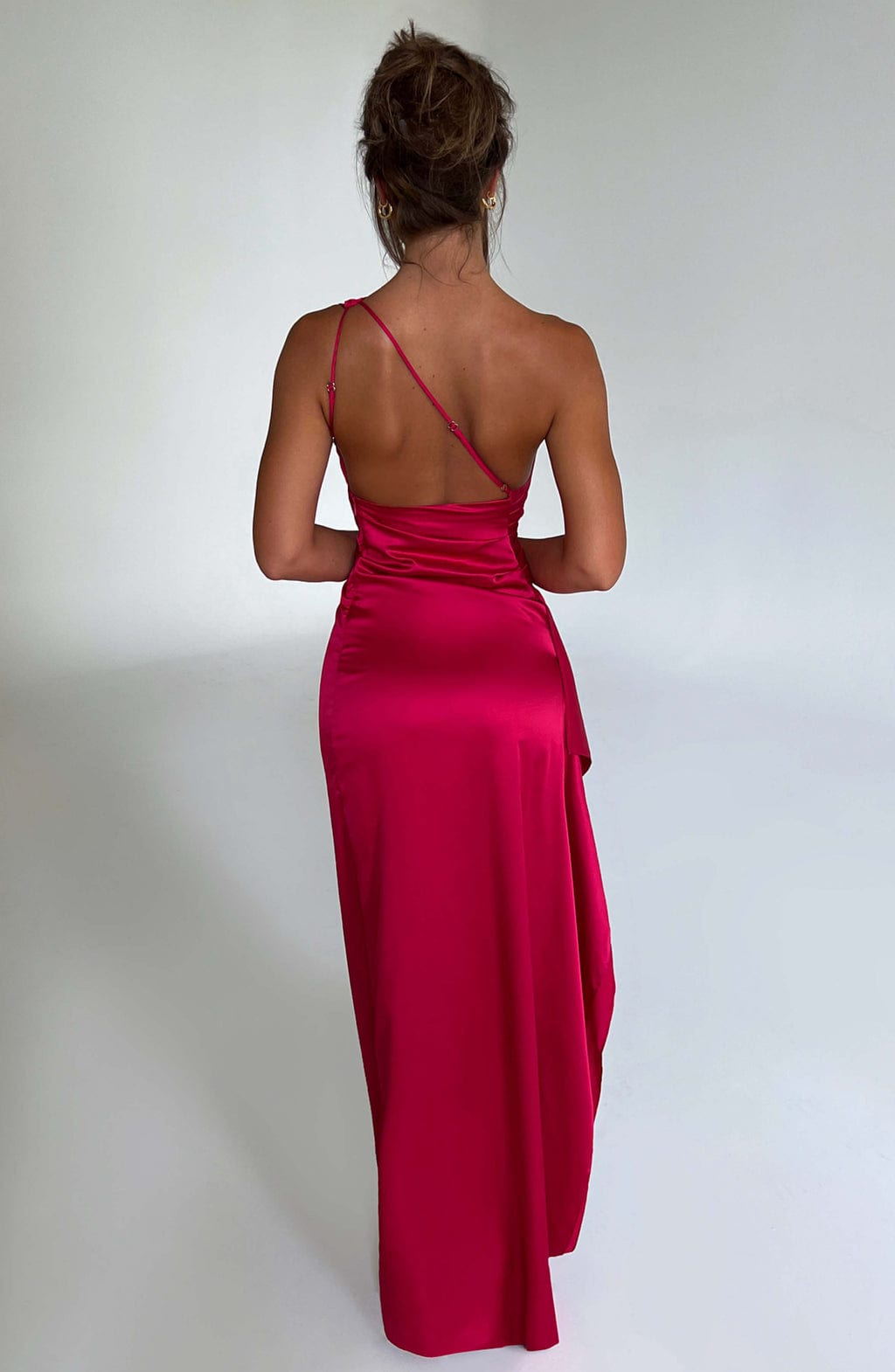 Ariel Maxi Dress Red - Vestido Longo Ariel Vermelho, Elegância e Paixão em Uma Peça Deslumbrante