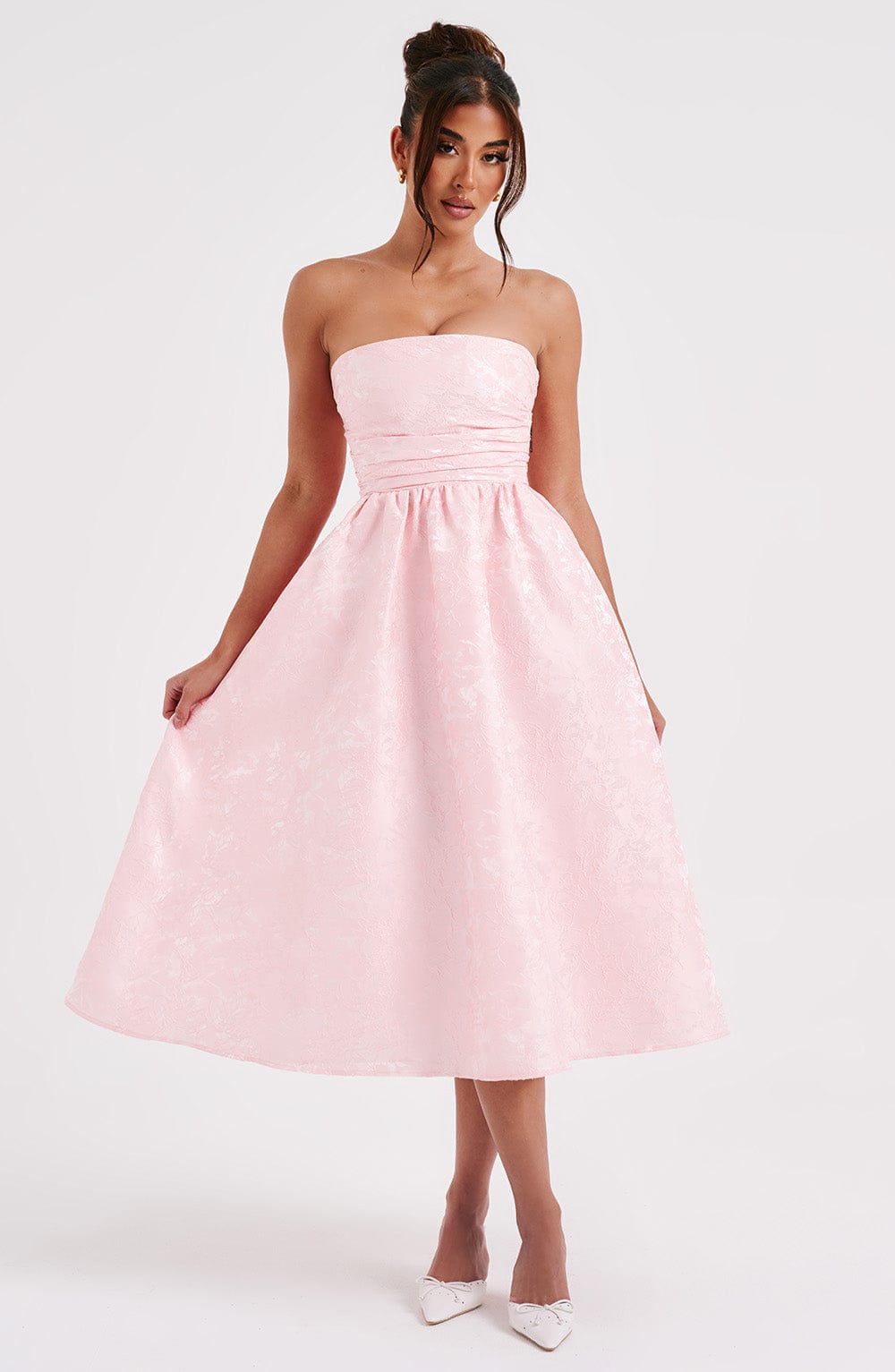 Saoirse Midi Dress Blush – Vestido Midi Saoirse Blush, Elegância e Sofisticação em Cada Detalhe