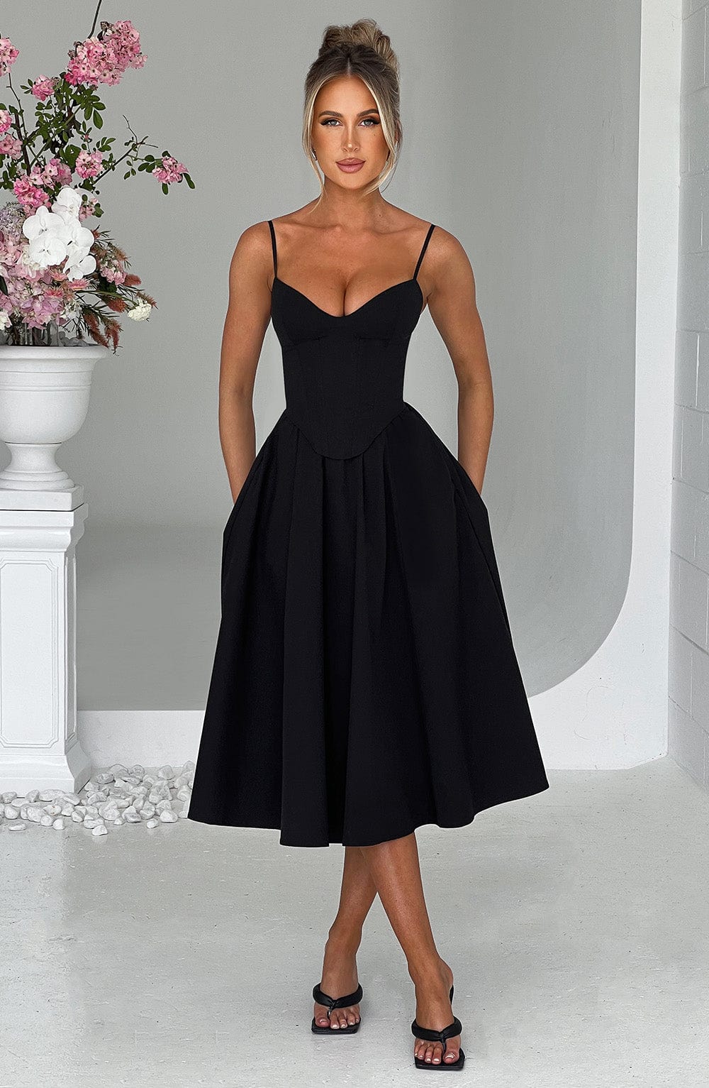 Mariella Midi Dress Black - Vestido Midi Mariella Preto, Sofisticação Atemporal e Estilo Elegante