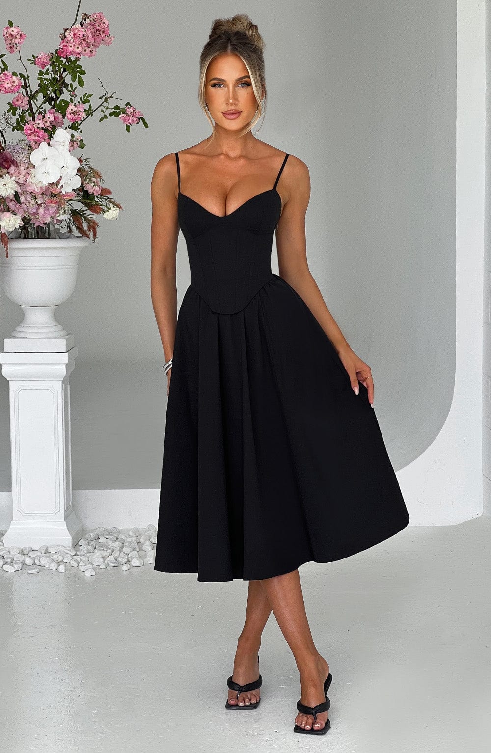 Mariella Midi Dress Black - Vestido Midi Mariella Preto, Sofisticação Atemporal e Estilo Elegante