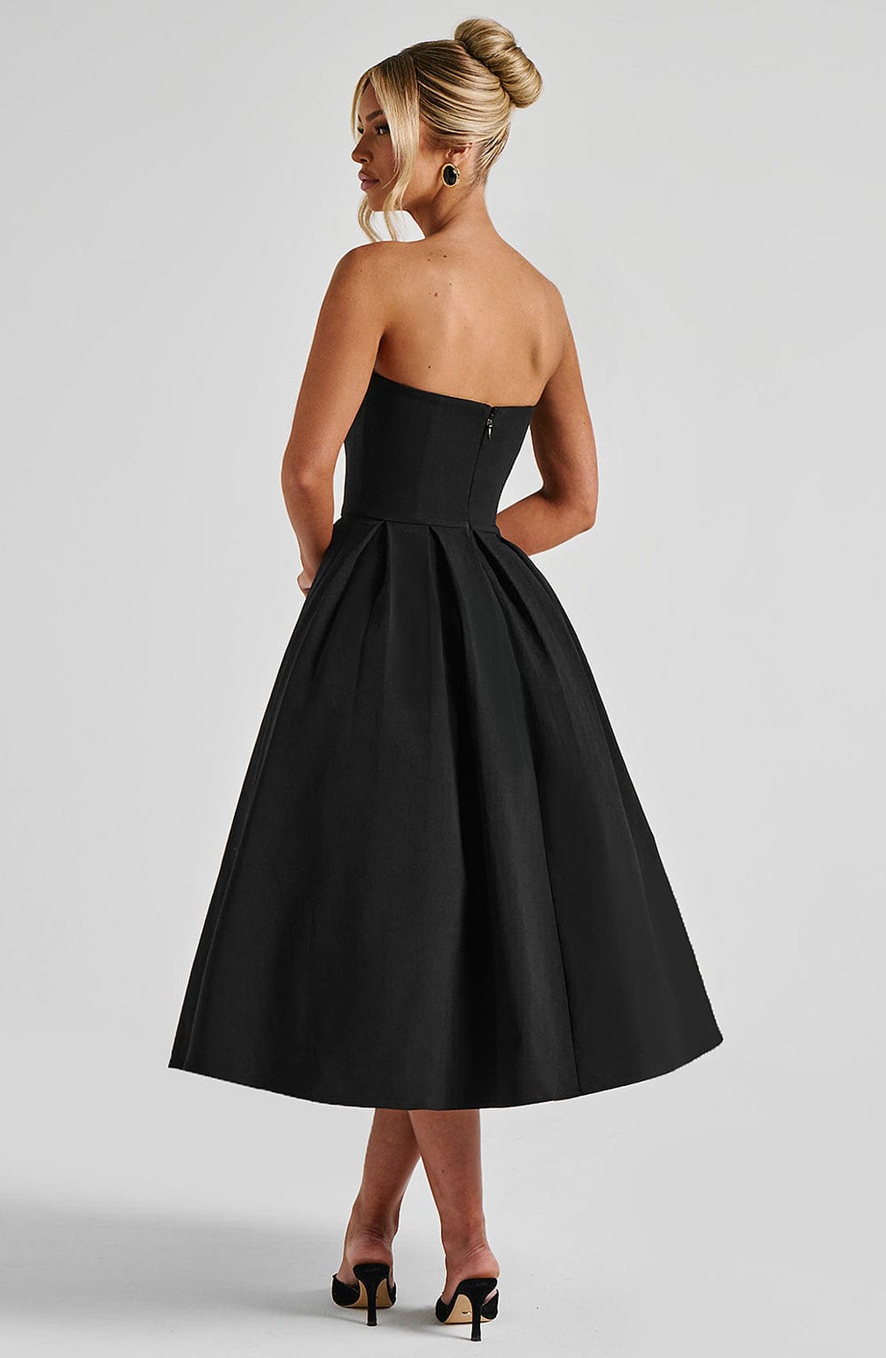 Edith Midi Dress Black – Vestido Midi Edith Preto, Sofisticação e Elegância Atemporal