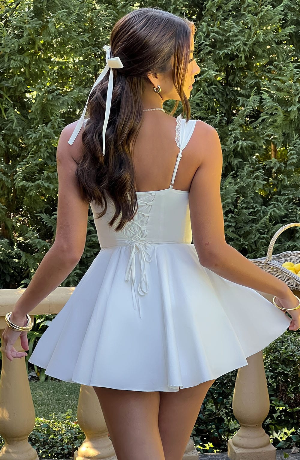 Antonella Mini Dress Ivory – Vestido Mini Antonella Marfim, Elegância Atemporal para Ocasiões Especiais
